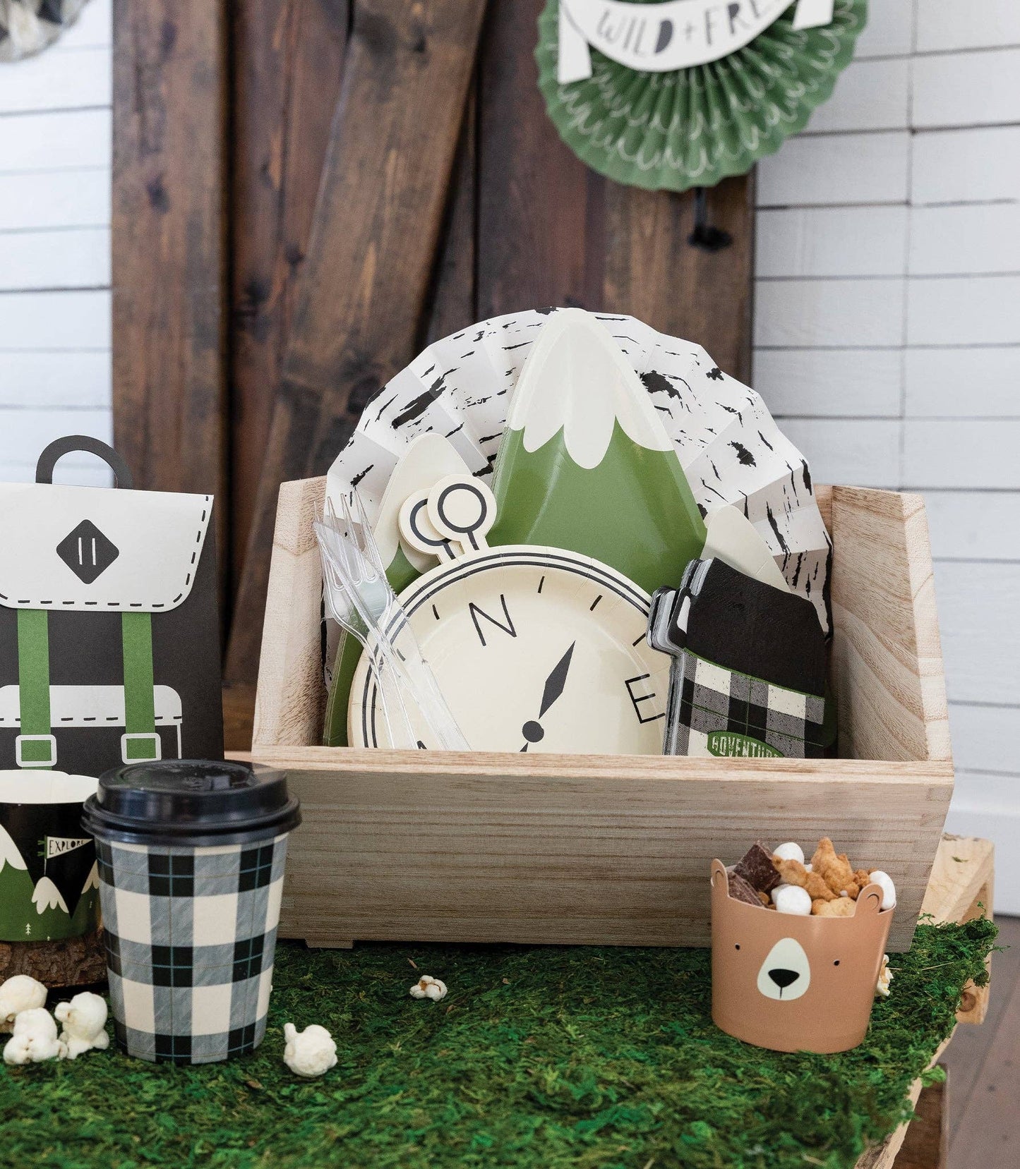 ADVENTURE COMPASS SHAPED PLATE 🧭